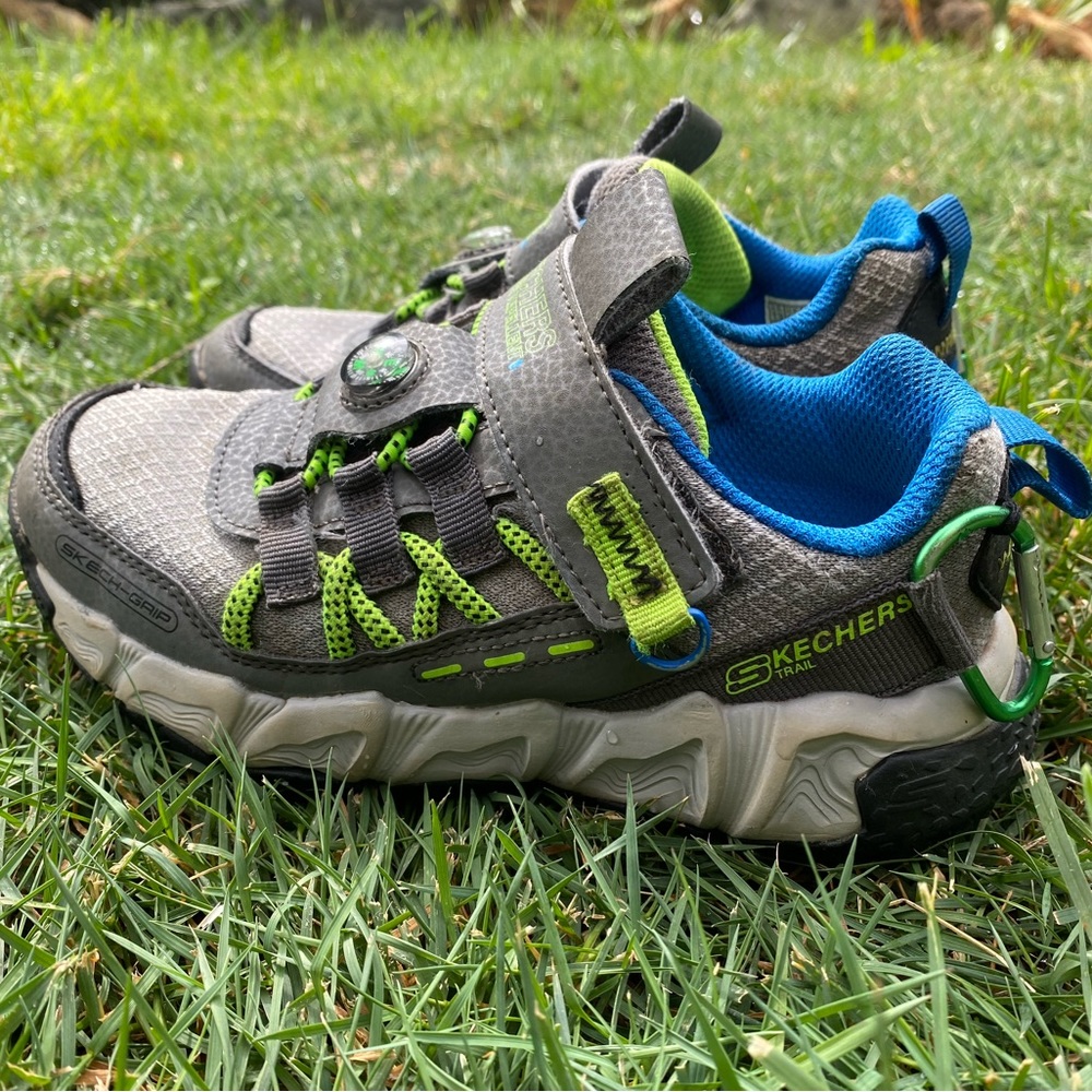 Sketchers Velocitrek pro scout hiker sneakers size 13 little boys